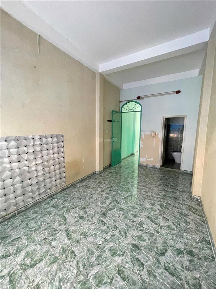 Bán nhà 3 tầng mặt tiền trần nguyên hãn.phù hợp ở và kinh doanh.dt 53,4m2 hướng tb, giá 6,7 tỷ.