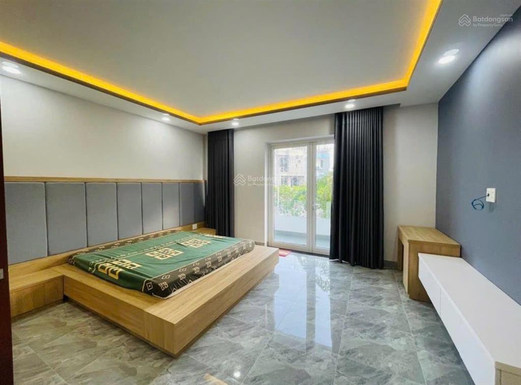Hạ giá, nhà 3 tầng kđt vcn phước long 1 đối diện công viên đã có sổ hồng hoàn công giá 9 tỷ950,75m2