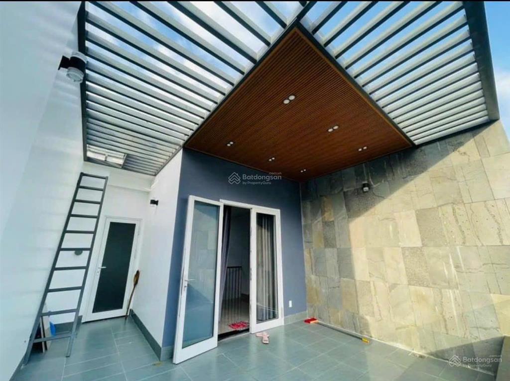 Hạ giá, nhà 3 tầng kđt vcn phước long 1 đối diện công viên đã có sổ hồng hoàn công giá 9 tỷ950,75m2
