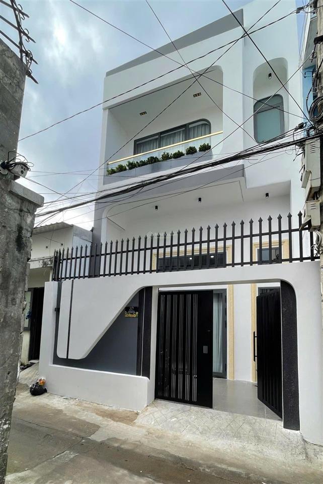 Nhà mới đẹp 3 tầng kiên cố tại phường nha trang  có bãi đỗ xe ôtô cạnh nhà, dt 69.4m2 giá 5 tỷ 250
