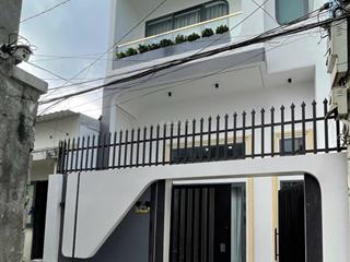 Nhà mới đẹp 3 tầng kiên cố tại phường nha trang  có bãi đỗ xe ôtô cạnh nhà, dt 69.4m2 giá 5 tỷ 250