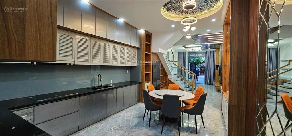 Nhà đẹp 3,5 tầng hà quang 2 , dt 80m2 ngang 4m hướng đông có 3pn, 4wc giá chỉ 9,2 tỷ