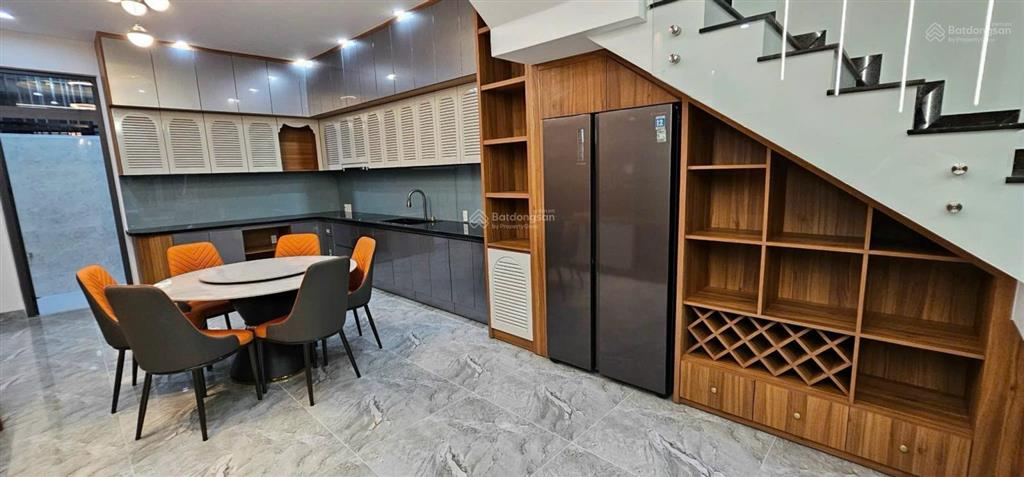 Nhà đẹp 3,5 tầng hà quang 2 , dt 80m2 ngang 4m hướng đông có 3pn, 4wc giá chỉ 9,2 tỷ