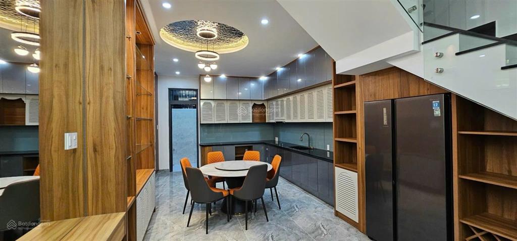 Nhà đẹp 3,5 tầng hà quang 2 , dt 80m2 ngang 4m hướng đông có 3pn, 4wc giá chỉ 9,2 tỷ