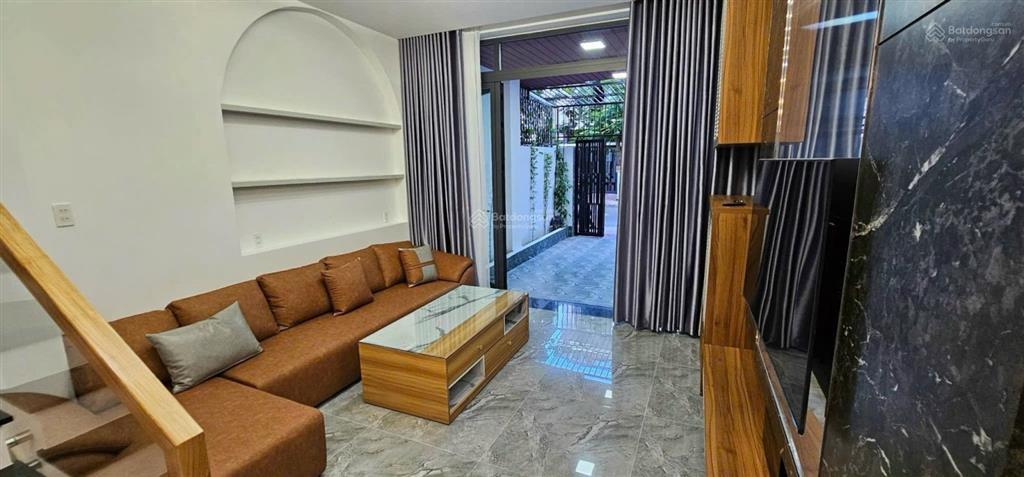 Nhà đẹp 3,5 tầng hà quang 2 , dt 80m2 ngang 4m hướng đông có 3pn, 4wc giá chỉ 9,2 tỷ