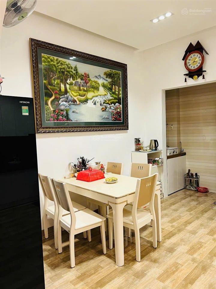 Bán tòa nhà căn hộ 6 tầng hẻm hoàng diệu gần biển nha trang giá 16,5 tỷ, dt 114,2m có 9 pn.
