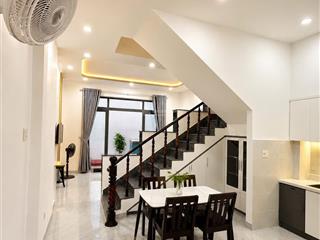 Bán nhà 2.5 tầng full nội thất khu bàn cờ phường nha trang. dt 72.5m2 giá 8,6 tỷ. có 3pn, 2wc