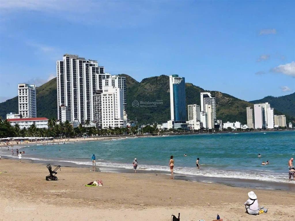 Nhà hẻm ô tô kinh doanh được, cách biển 300m, gần làng đại học nha trang, dt 31,1m2 giá 3 tỷ070.