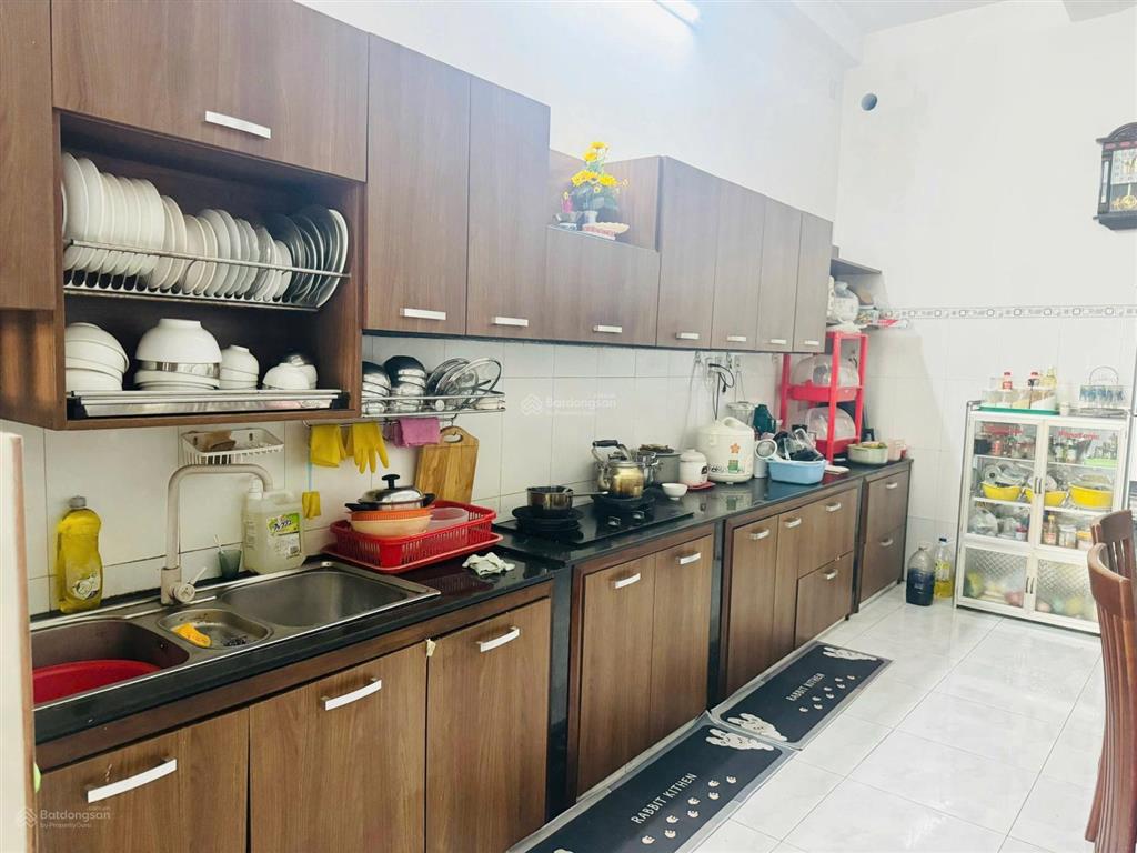 Bán nhà mặt tiền đường kiến thiết  tp nha trang, dt 98m có 5pn giá 8 tỷ 820. đường ô tô 5m.