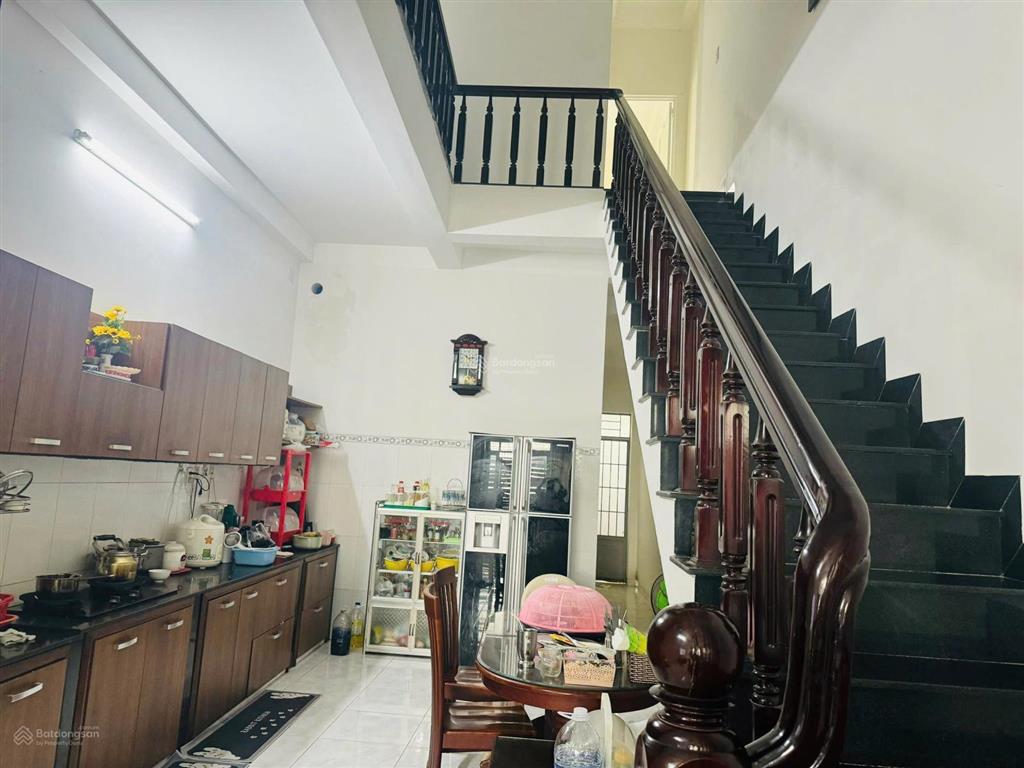 Bán nhà mặt tiền đường kiến thiết  tp nha trang, dt 98m có 5pn giá 8 tỷ 820. đường ô tô 5m.