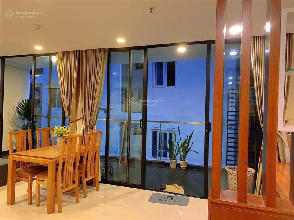 Bán căn hộ maple nt có sổ hồng, ngay quảng trường 2/4, ngay biển bãi tắm đẹp. dt 65m2 giá 4,250.