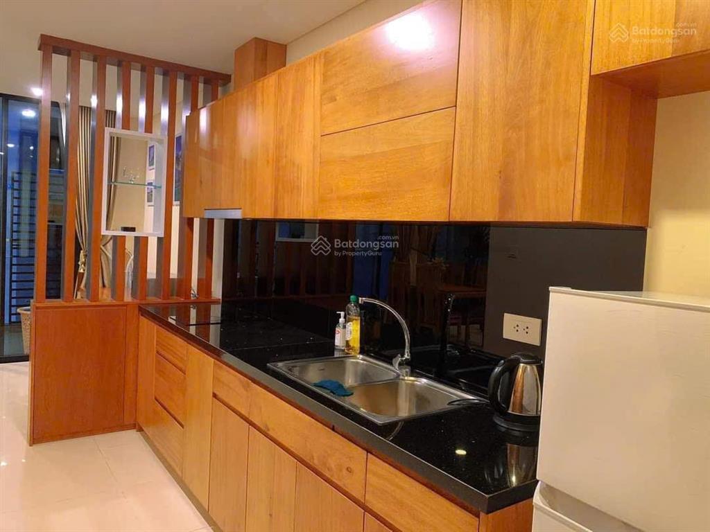 Bán căn hộ maple nt có sổ hồng, ngay quảng trường 2/4, ngay biển bãi tắm đẹp. dt 65m2 giá 4,250.