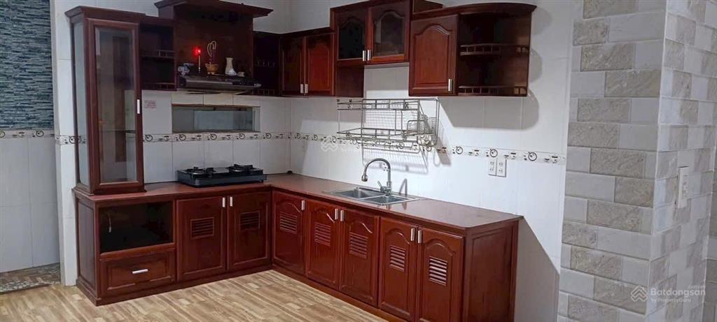 Nhà 4 tầng giá tốt mặt tiền đặng huy trứ gần biển, dt 76m2 có 4pn, 6wc, giá 9,3 tỷ.