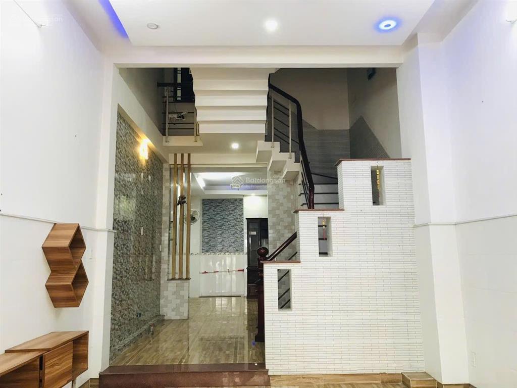 Nhà 4 tầng giá tốt mặt tiền đặng huy trứ gần biển, dt 76m2 có 4pn, 6wc, giá 9,3 tỷ.