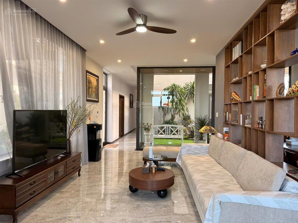 Nhà biệt thự đảo nổi view sông. hướng đông nam mát mẻ. phù hợp kinh doanh cà phê, spa, nghỉ dưỡng