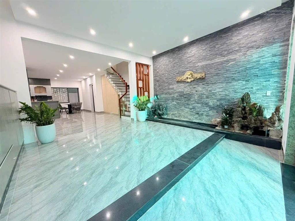 Bán nhà mặt tiền đặng như mai, mặt tiền siêu đẹp 6m