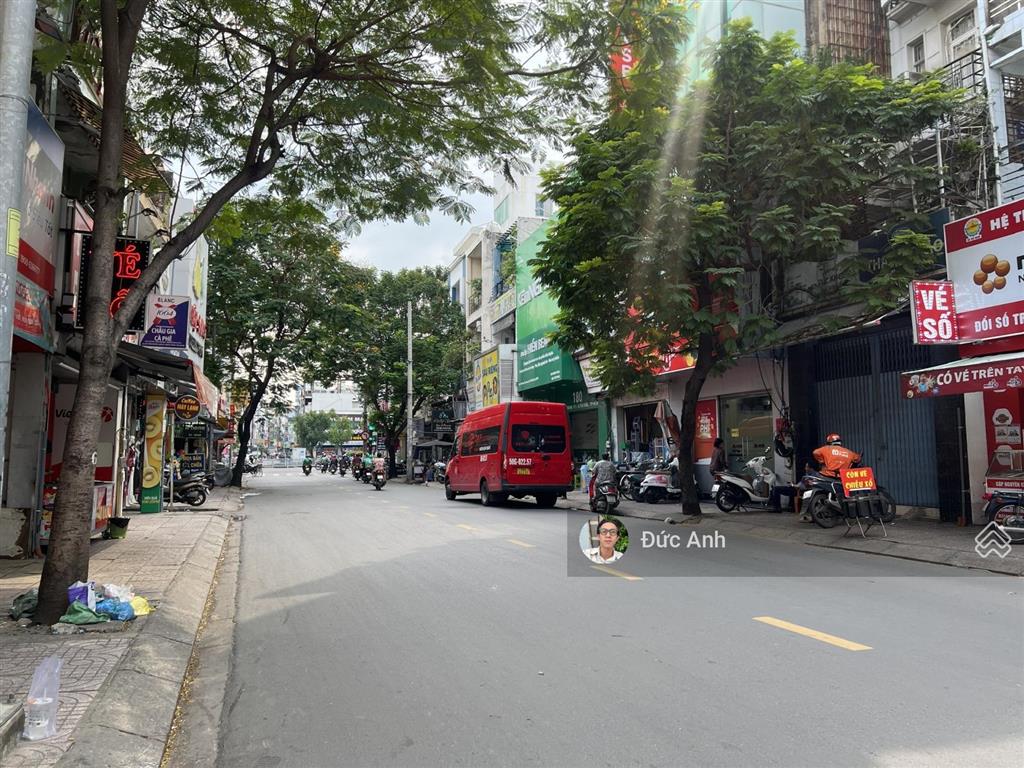 Góc 2 mặt tiền phạm văn hai  5 tầng thang máy  có sẵn dòng tiền