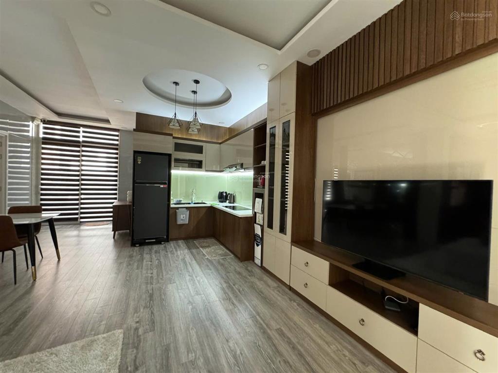 Mặt tiền kinh doanh k300 nhà đẹp 5 tầng thang máy, có dòng tiền 60tr/tháng