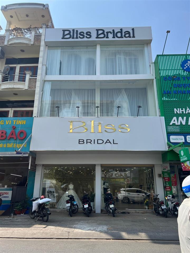 Bán nhà mặt tiền a4  k300, tân bình. dt 6x18m, 4 tầng vị trí sáng đẹp giá bán 23.5 tỷ