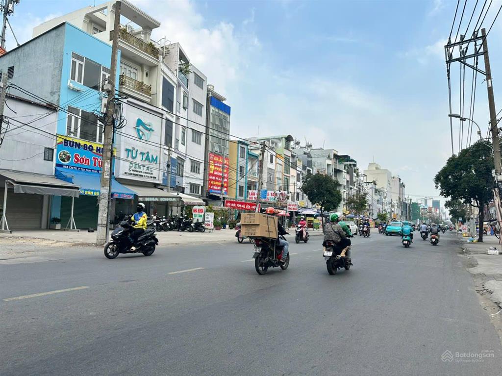 Bán nhà mặt tiền cách mạng tháng 8, quận 3  đối diện chợ hòa hưng  giá 58 tỷ