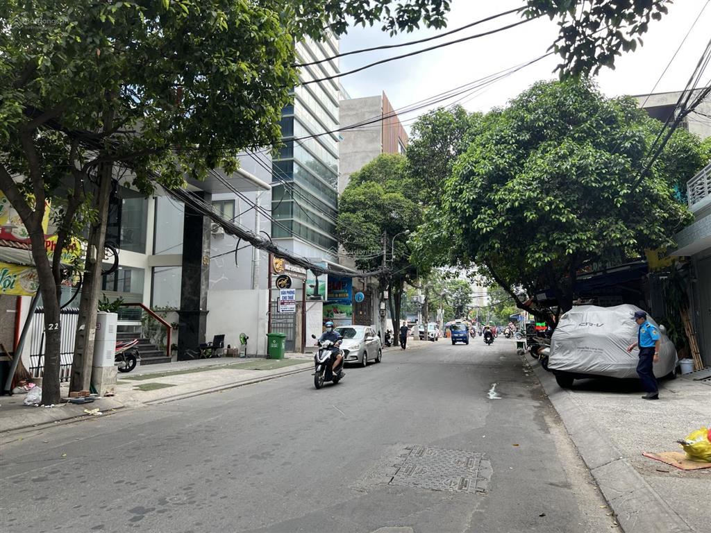Bán nhà mặt tiền hát giang (khu sân bay)  mặt tiền gần 11m bề thế  vị trí sáng đẹp giá bán 39 tỷ
