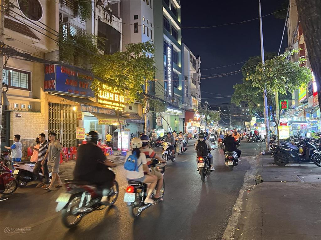 Mặt tiền kinh doanh sầm uất phạm văn hai  6.3x21m giá bán 30 tỷ