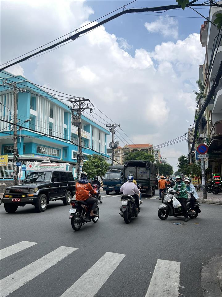 Bán nhà mặt tiền kinh doanh bàu cát 5  dt 4x18m  3 tầng, sân thượng, giá bán 15.8 tỷ