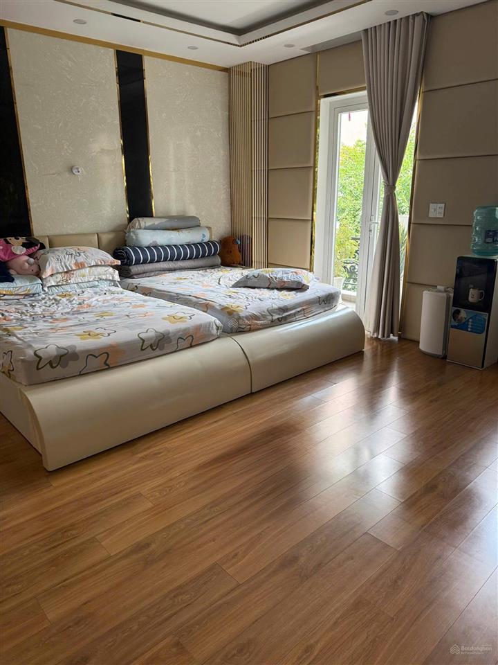 Tòa nhà hầm 6 tầng bàu cát 2 cần bán gấp giá 26 tỷ