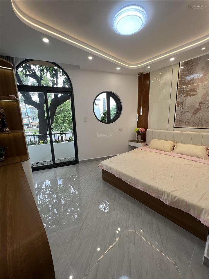 Bán nhà hxh nguyễn thái bình p.4 tân bình (4x15m) trệt lửng 3 lầu  giá 11,5 tỷ
