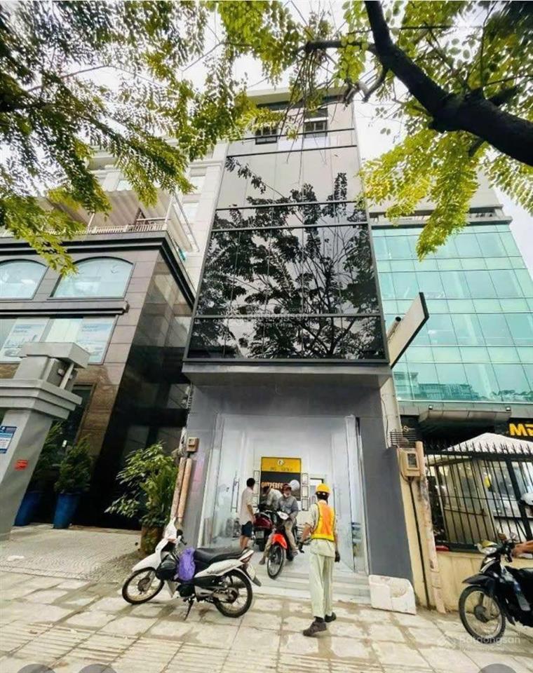 Hạ ngay 4 tỷ! bán nhà mặt tiền bạch đằng  4,8x20m  5 tầng bán gấp