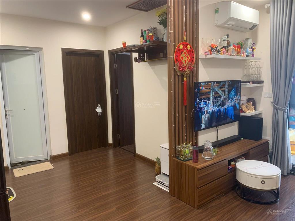 Chính chủ bán ch 50m2, 2pn  1vs, full nội thất cao cấp, view cầu nhật tân, xách vali về ở ngay