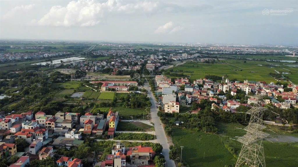 Chính chủ bán nhanh mảnh đất 100m2, mặt tiền 5m, đường 20m, kinh doanh sầm uất, cạnh đường tứ liên.