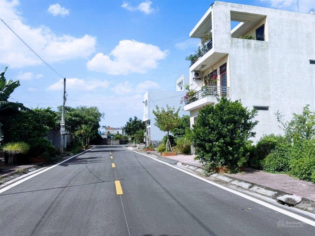 Bán đất phố trần xuân sắc, 2,5 tỷ, 100m2, mặt đường 8m, sổ đỏ chính chủ.