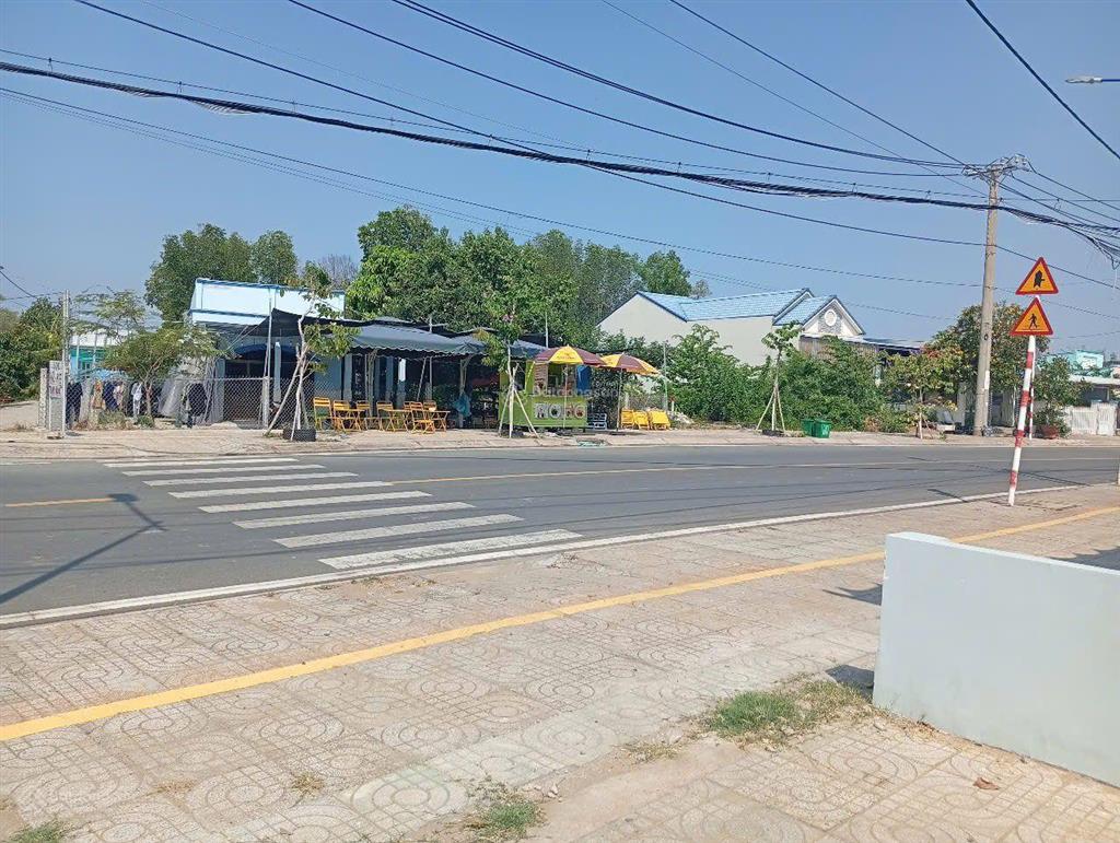 Bán đất mt đường tắc xuất tại thị trấn cần thạnh cần giờ tp dt 470m2 có 366m2 thổ cư giá 65tr/m2