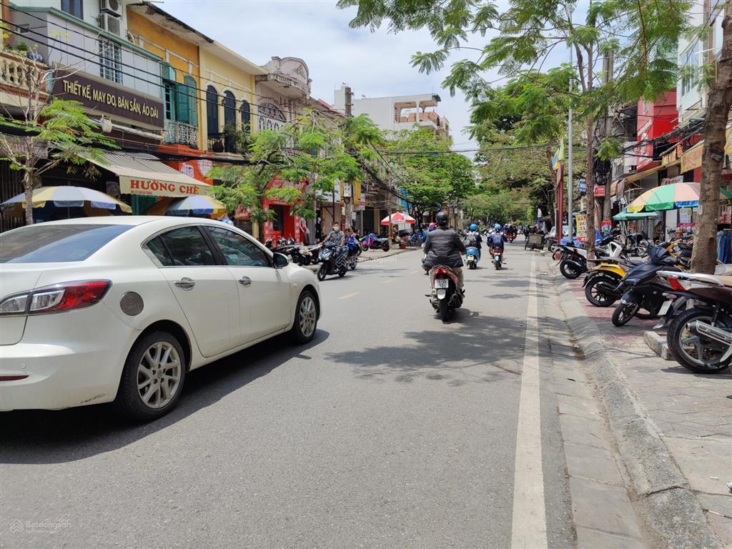 Chuyển nhượng căn nhà 4 tầng tại mặt đường hai bà trưng | giá tốt, gia chủ thiện chí bán.