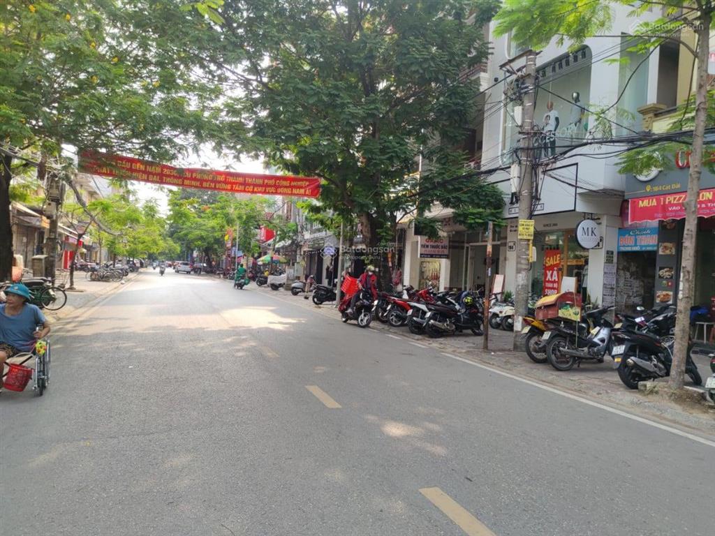 Chuyển nhượng căn nhà 4 tầng tại mặt đường hai bà trưng | giá tốt, gia chủ thiện chí bán.
