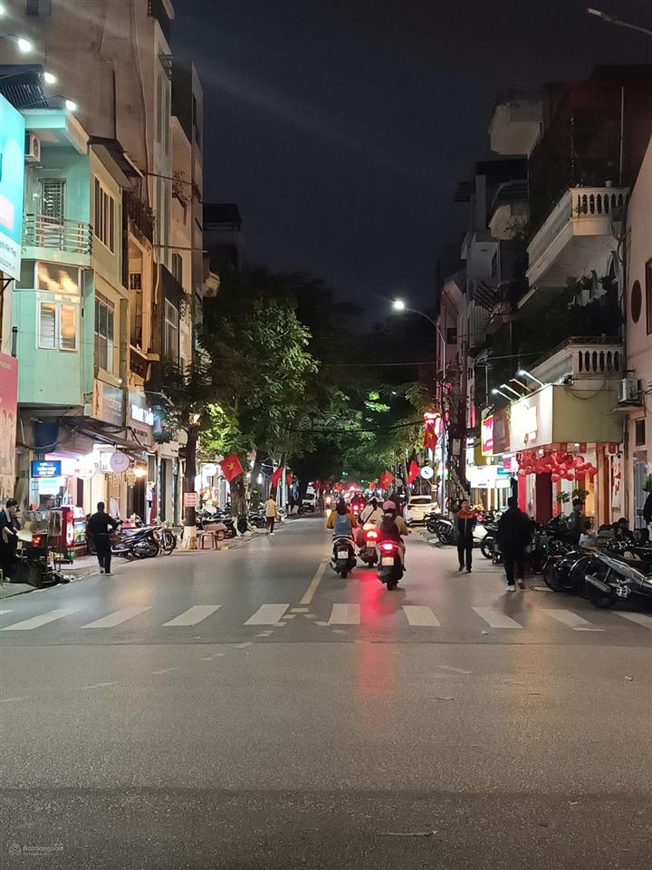Gia chủ chuyển đi nơi khác cần bán căn nhà mặt đường cát cụt | đất vuông vắn, mặt tiền rộng