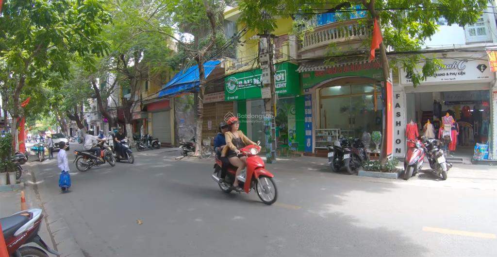 Bán nhà mặt đường cát cụt, mặt tiền rộng, giá chỉ 12 tỷ