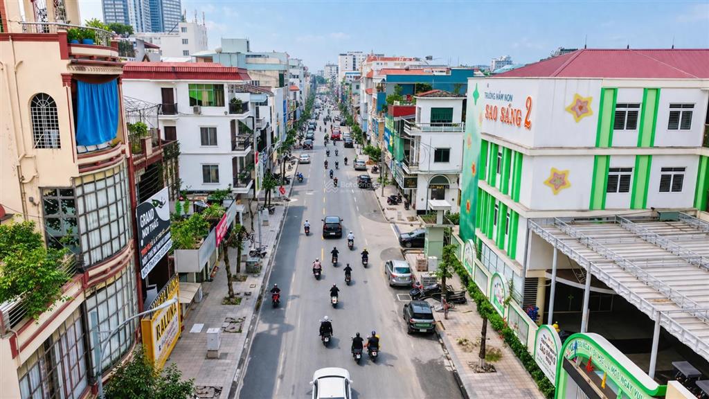 Bán nhà mặt đường lê lợi, vị trí đẹp, giao thông 2 chiều, mặt tiền rộng
