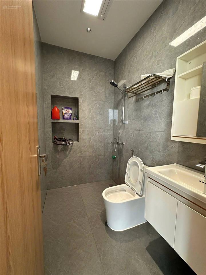 Cho thuê nhà tại khu đảo vua, sau nhà là biển mặn. đầy đủ nội thất chỉ việc vào ở