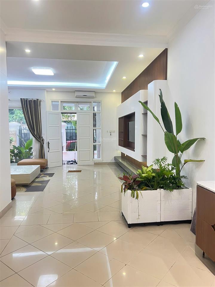 Cho thuê biệt thự ciputra tây hồ  giá giảm sâu nhất thị trường chỉ 35,924 triệu/tháng