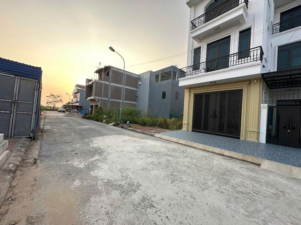 Bán đất TĐC Tràng Cát dt 60m2 ( 6x10 ) hướng Đông Nam $$$ 42tr/m2 không lỗi lầm.