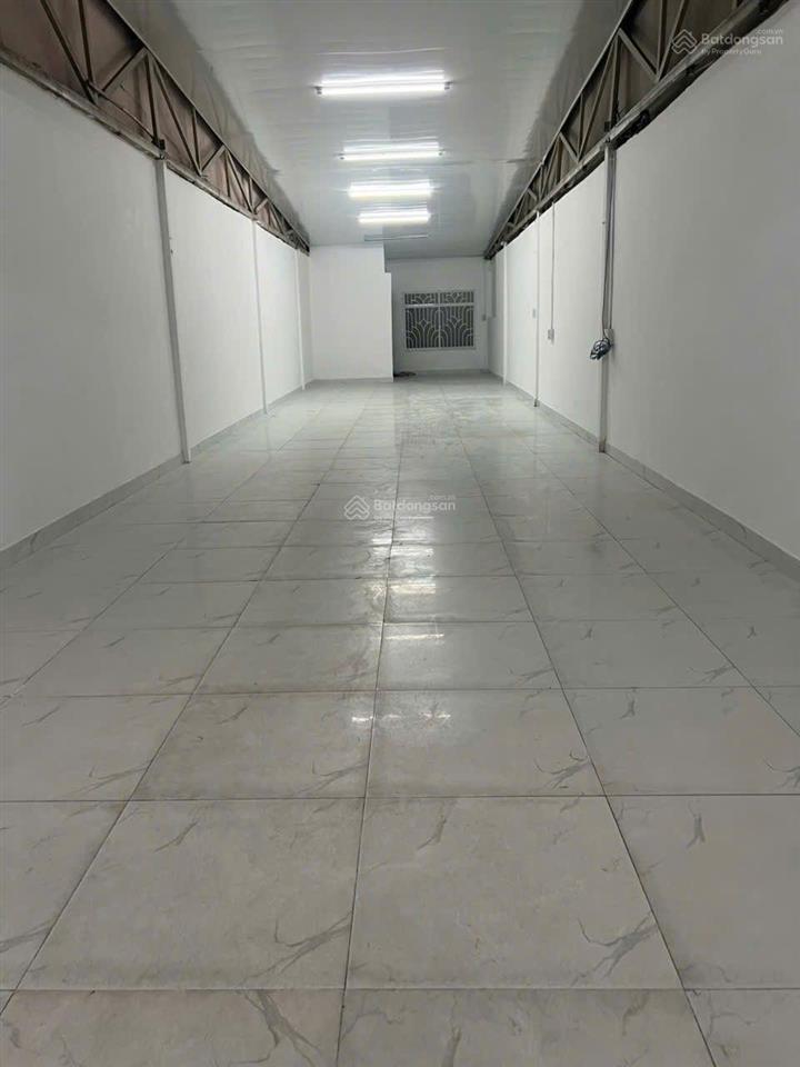 Giảm giá mạnh  bán nhà mt đường số 4x20m, có hđ thuê, giá chỉ 12.2 tỷ
