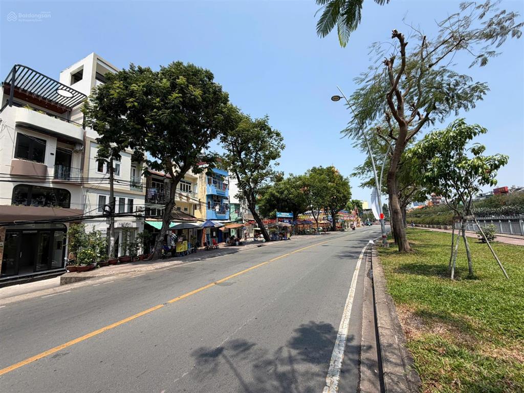 Bán căn góc 4 tầng mới xây 2 mặt tiền đường hoàng sa và nguyễn văn nguyễn trung tâm quận 1