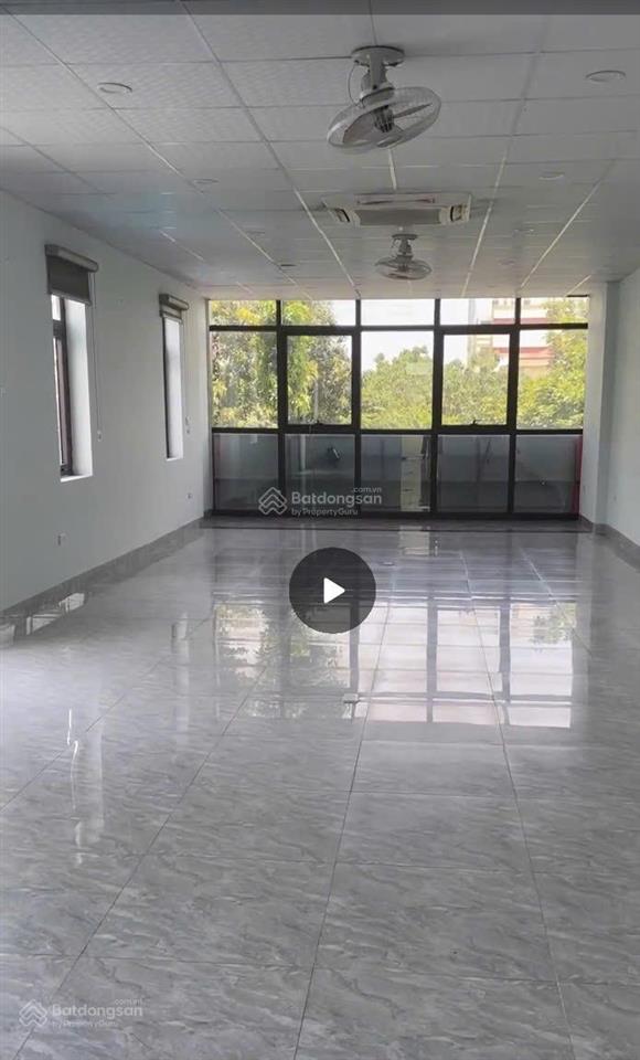 Cho thuê nhà lô góc 3 mặt đường xuân phương, diện tích 135m2, kết cấu 5 tầng, 1 tum