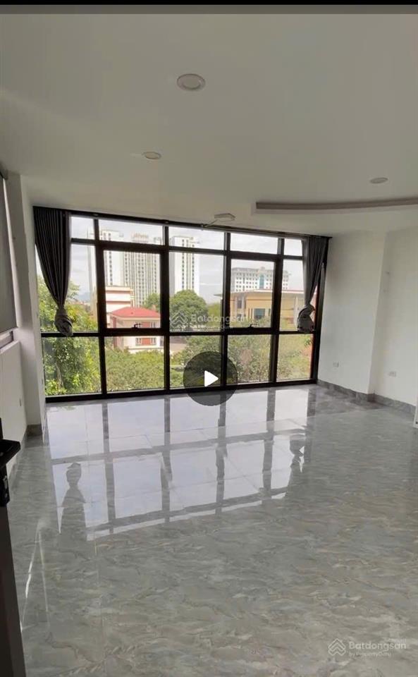 Cho thuê nhà lô góc 3 mặt đường xuân phương, diện tích 135m2, kết cấu 5 tầng, 1 tum