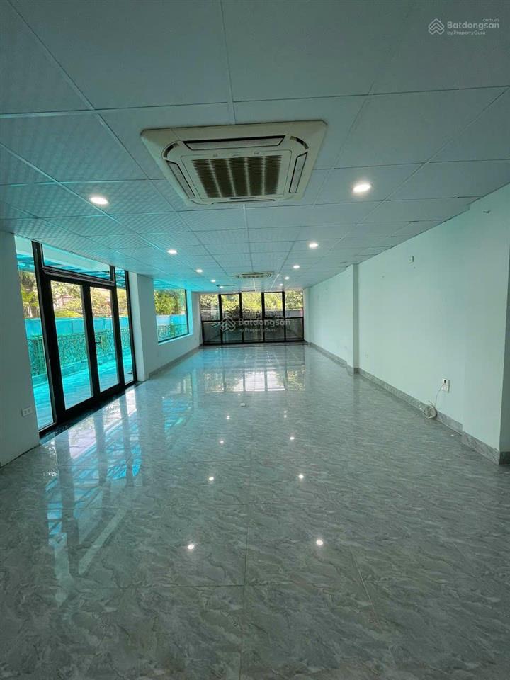 Cho thuê nhà lô góc 3 mặt đường xuân phương, diện tích 135m2, kết cấu 5 tầng, 1 tum