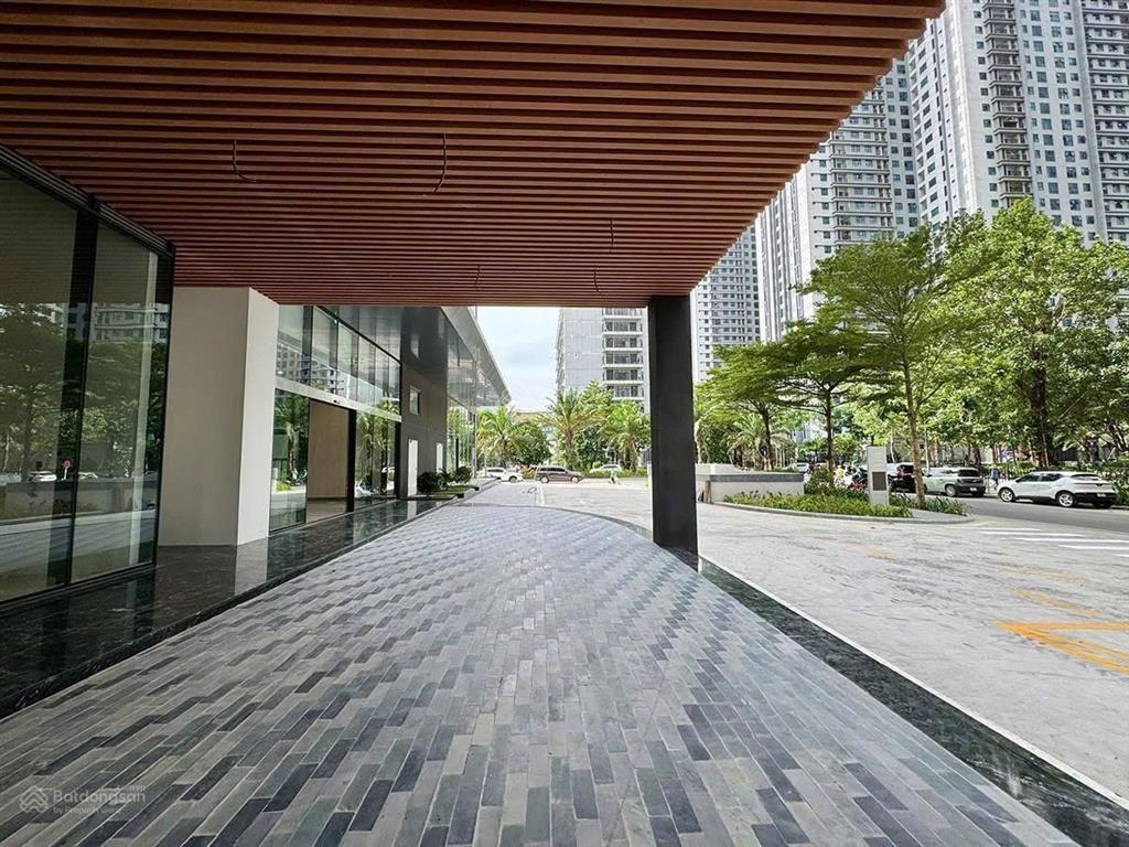 Cho thuê sàn văn phòng chuyên nghiệp hạng a lê đức thọ, mỹ đình, dt 240m2 giá chỉ 265k/m2/th xịn xò