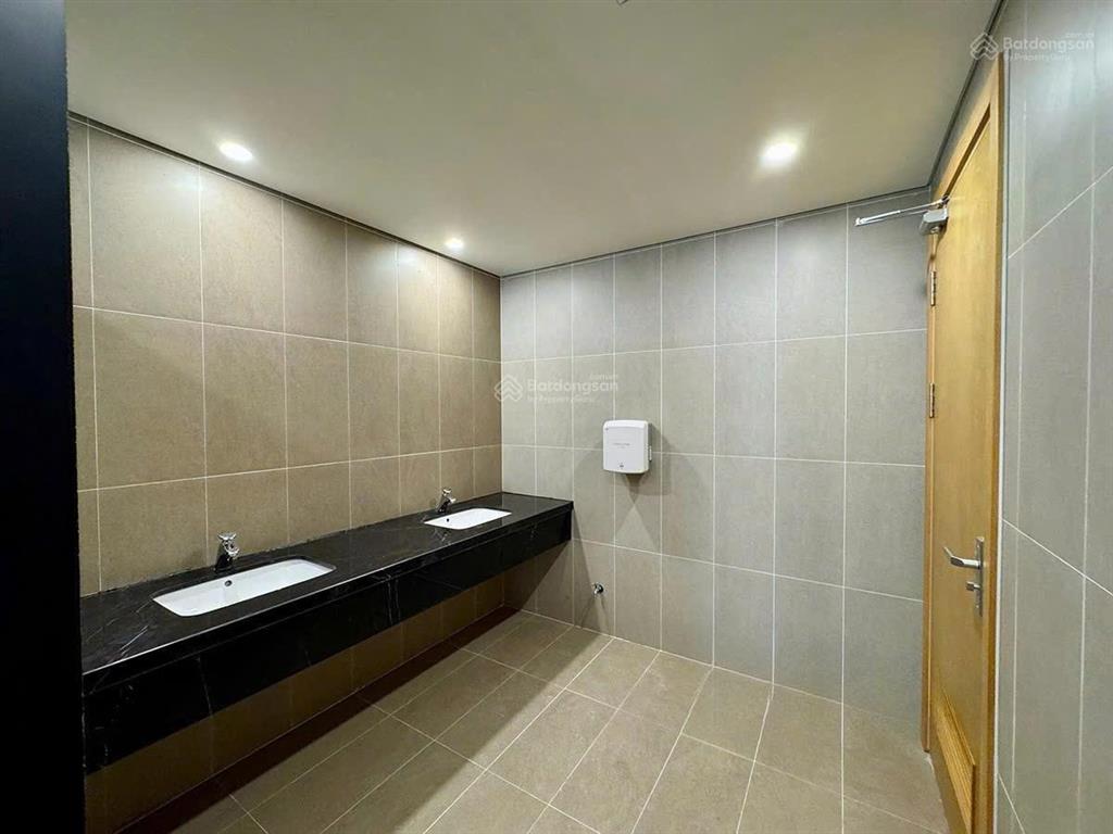 Cho thuê sàn văn phòng chuyên nghiệp hạng a lê đức thọ, mỹ đình, dt 240m2 giá chỉ 265k/m2/th xịn xò