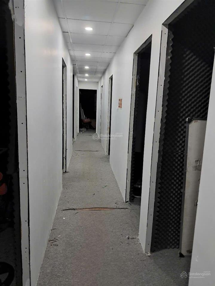 Cho thuê văn phòng 400m² tầng 2 nguyễn văn giáp, nam từ liêm giá chỉ 30 triệu/tháng